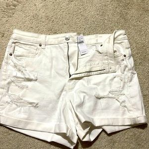 American Eagle Size 16 white shorts